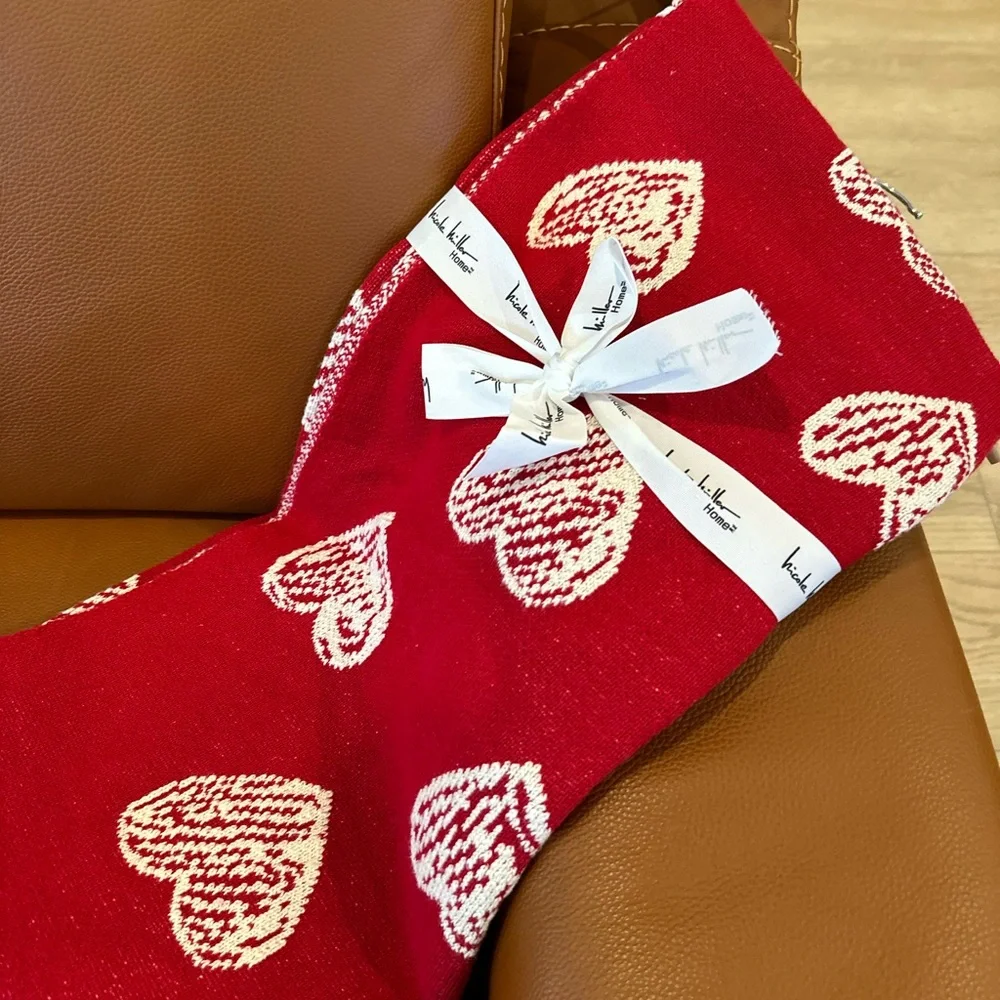 Nicole Miller Valentine’s Day heart knit blanket decorative throw